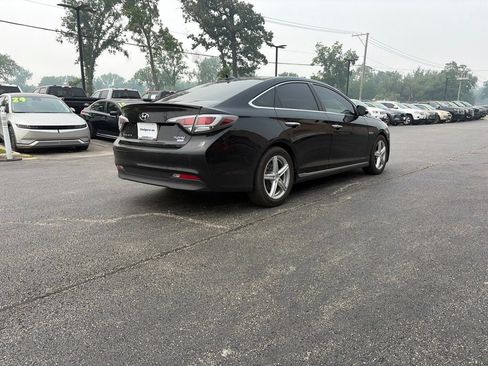 Used 2017 Hyundai Sonata Limited w/ Ultimate Package 02 FWD image 4