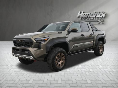 Used 2025 Toyota Tacoma Trailhunter Hybrid image 8