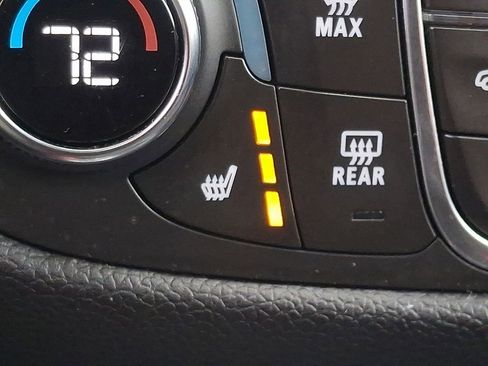 Used 2019 Chevrolet Equinox LT image 24