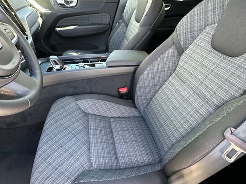 Certified 2025 Volvo XC60 B5 Core w/ Climate Package PRO image 20