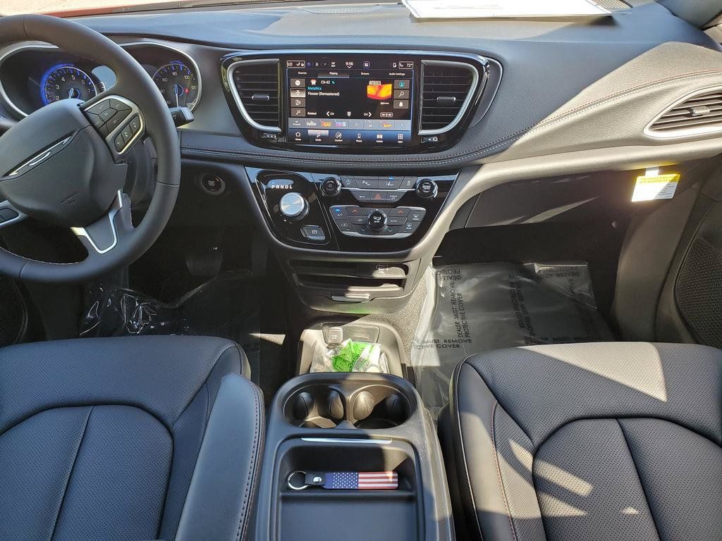 New 2027 Chrysler Pacifica Select AWD/4WD image 9