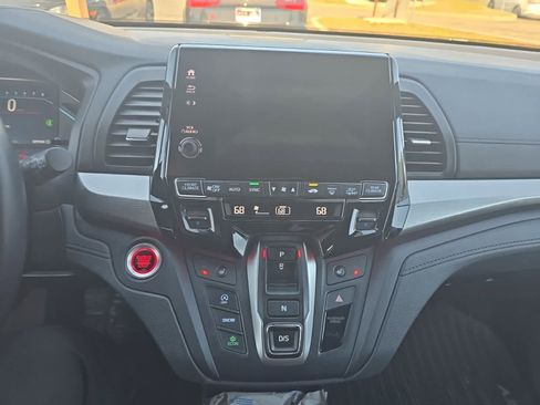 Used 2023 Honda Odyssey Sport image 13