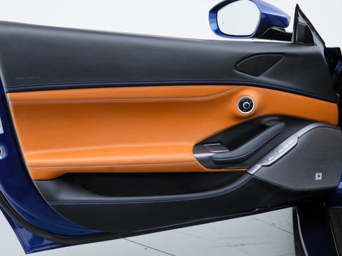 Certified 2023 Ferrari Portofino M image 29