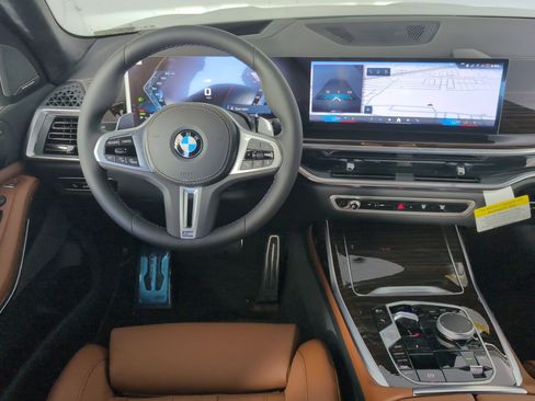 New 2026 BMW X7 M60i image 4