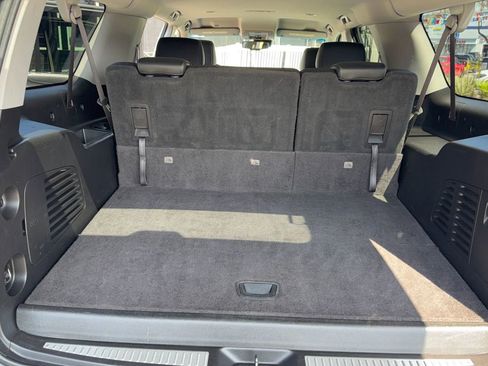 Used 2017 Chevrolet Suburban LT image 35