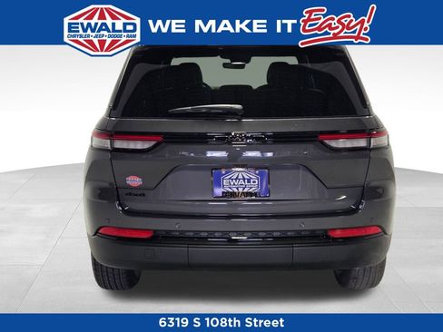 New 2025 Jeep Grand Cherokee Altitude image 15