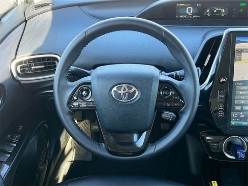 Used 2022 Toyota Prius Prime XLE image 11