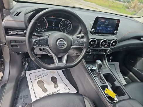 Used 2022 Nissan Sentra SR w/ SR Premium Package FWD image 20