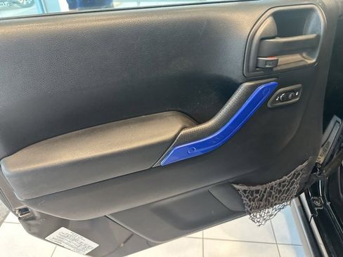 Used 2016 Jeep Wrangler Unlimited Rubicon w/ Dual Top Group image 10