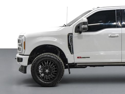Used 2023 Ford F350 Lariat w/ Lariat Ultimate Package AWD/4WD image 11