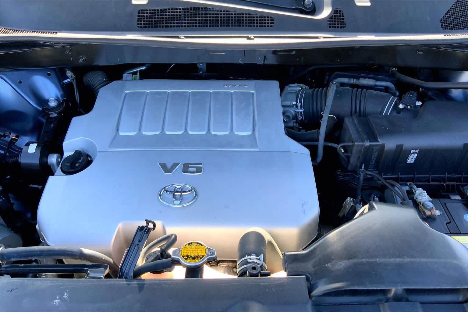 Used 2013 Toyota Highlander Limited AWD/4WD image 31