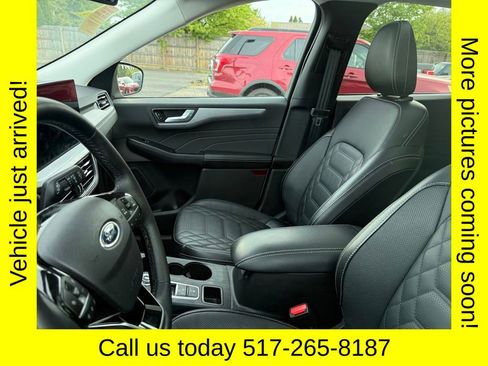 Used 2024 Ford Escape Platinum w/ Premium Technology Package AWD/4WD image 3