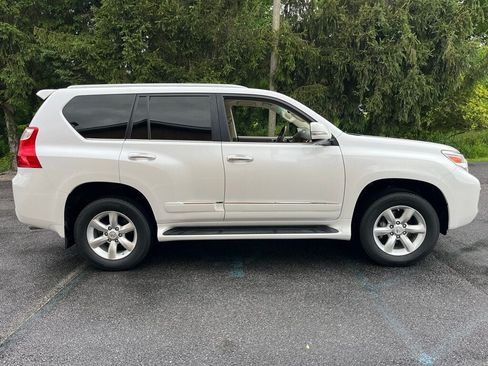 Used 2013 Lexus GX 460 w/ Comfort Plus Pkg AWD/4WD image 2