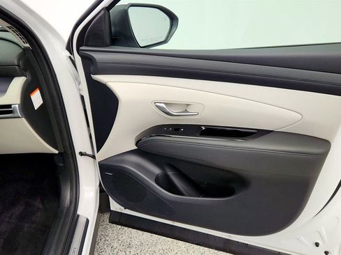 Used 2025 Hyundai Tucson Limited AWD/4WD image 27