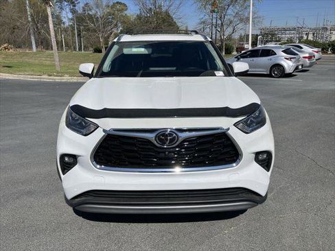 Certified 2025 Toyota Highlander Limited image 8