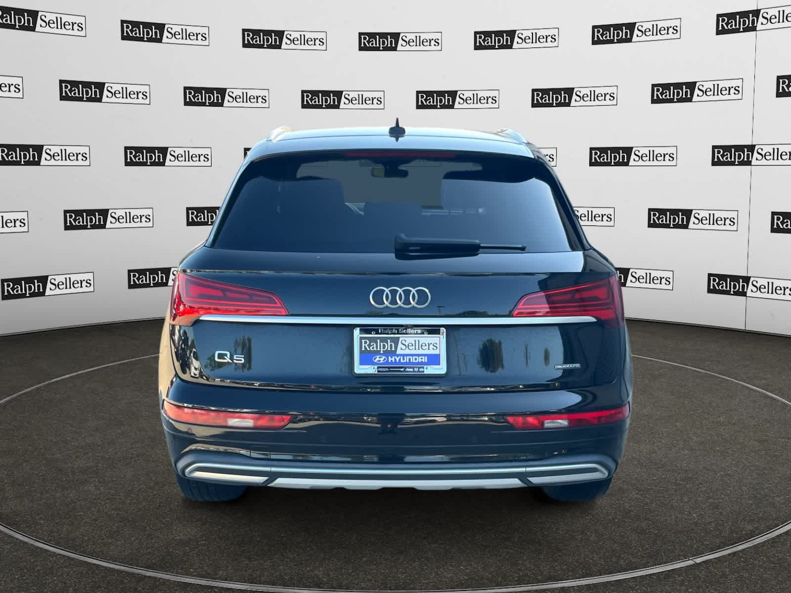 Used 2021 Audi Q5 2.0T Premium w/ Convenience Package AWD/4WD image 4