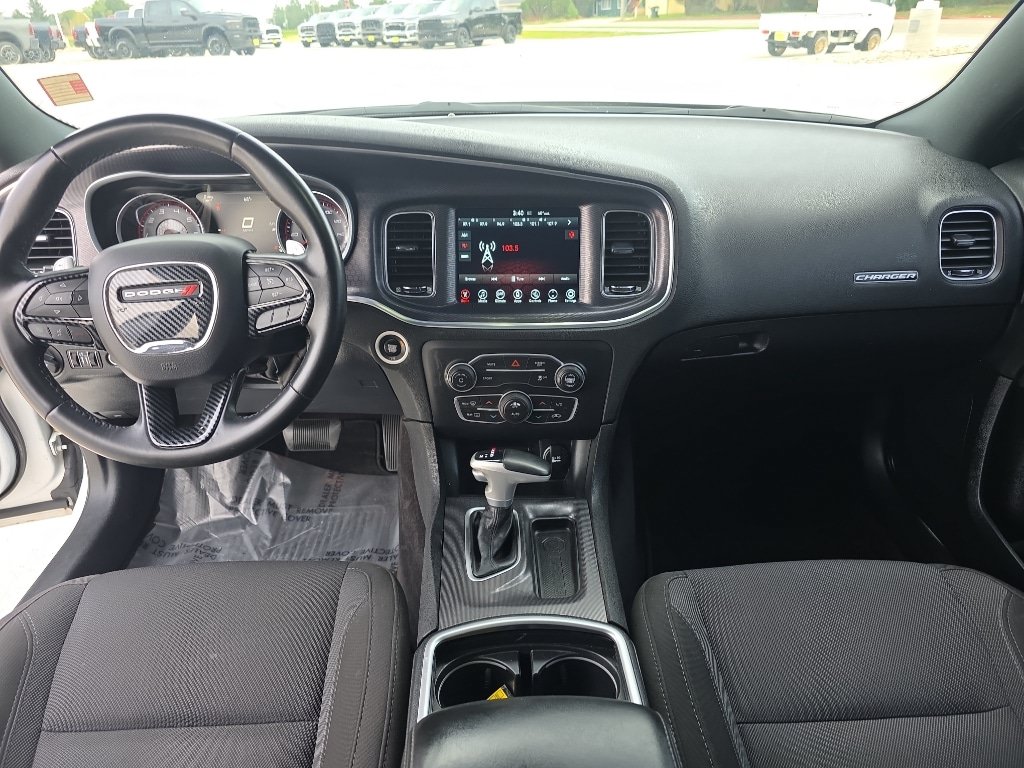 Used 2017 Dodge Charger R/T RWD image 9