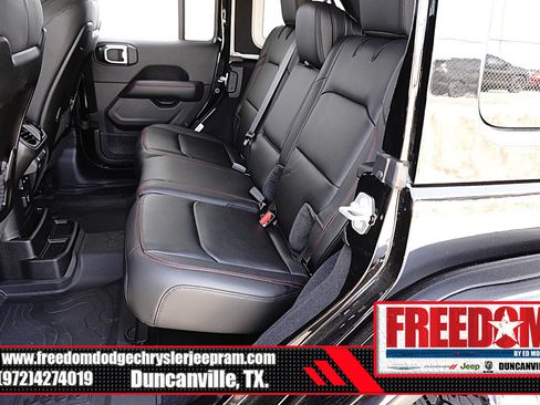 Certified 2026 Jeep Wrangler Unlimited Rubicon AWD/4WD image 14