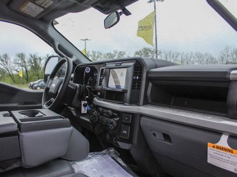 New 2025 Ford F550 4x4 Regular Cab Super Duty image 23