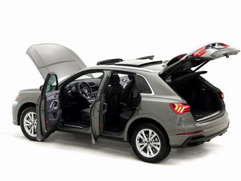 Certified 2025 Audi Q3 2.0T Premium Plus w/ Premium Plus Package image 27