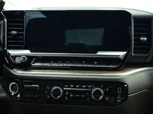 Used 2024 Chevrolet Silverado 1500 LT image 12