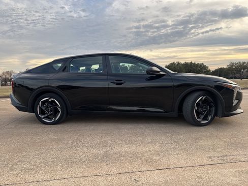 Used 2025 Kia K4 EX image 2