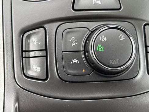 Used 2024 GMC Terrain SLT w/ Infotainment Package II AWD/4WD image 19