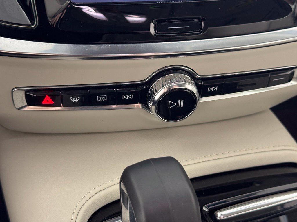 Certified 2024 Volvo S60 T8 Plus AWD/4WD image 23