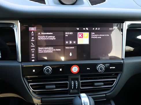 Certified 2026 Porsche Macan image 23