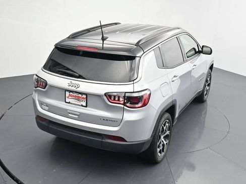 Used 2024 Jeep Compass Limited AWD/4WD image 29