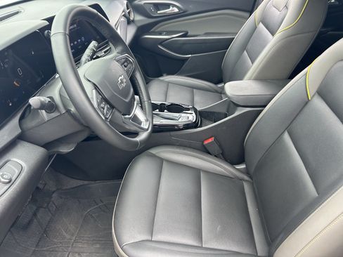 Used 2025 Chevrolet Trax ACTIV w/ Driver Confidence Package FWD image 14