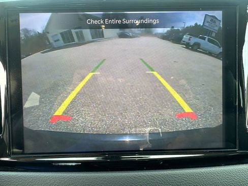 Used 2023 Chrysler Pacifica Touring-L FWD image 14