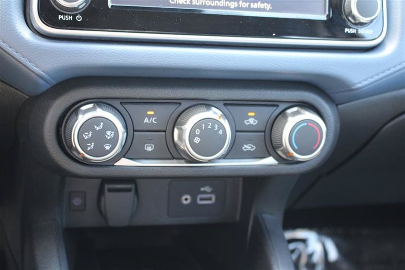 Used 2025 Nissan Versa SV FWD image 15