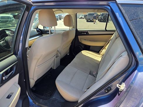 Used 2017 Subaru Outback 2.5i Premium w/ Popular Package #2 AWD/4WD image 10