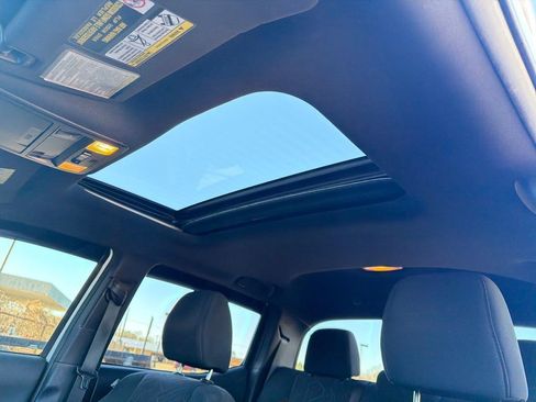 Used 2016 Toyota Tacoma SR5 image 25