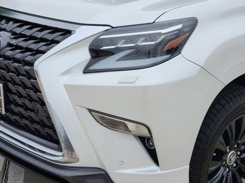 Used 2023 Lexus GX 460 Luxury w/ Sport Design Package image 6