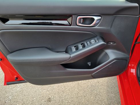 Certified 2025 Honda Civic Sport Touring image 18