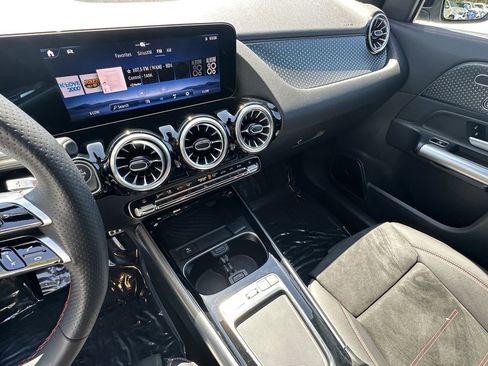 Certified 2025 Mercedes-Benz GLA 250 image 31