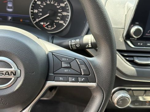 Used 2021 Nissan Altima 2.5 SV FWD image 25