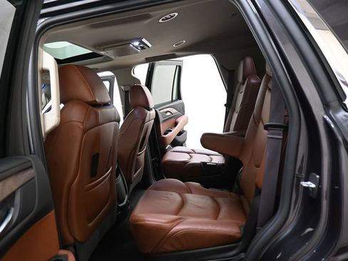 Used 2017 Cadillac Escalade Premium Luxury AWD/4WD image 22