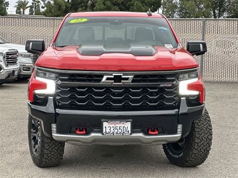 Used 2022 Chevrolet Silverado 1500 ZR2 w/ Technology Package image 2