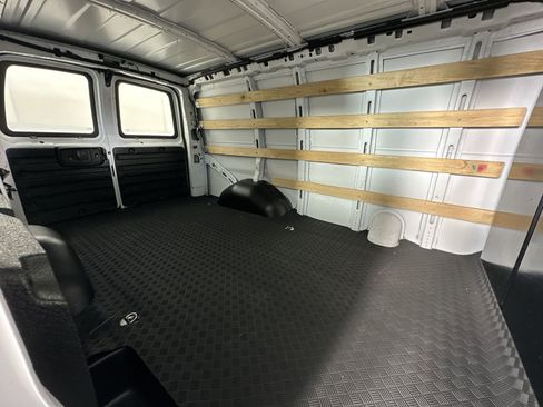 Used 2022 Chevrolet Express 2500 w/ Driver Convenience Package image 27