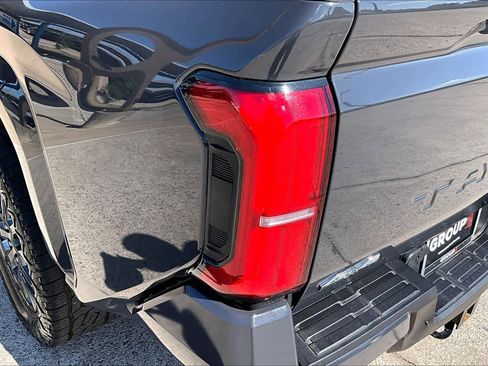 Used 2025 Toyota Tacoma SR5 AWD/4WD image 29