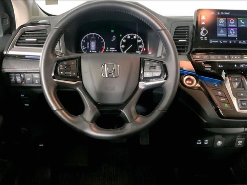 Used 2025 Honda Odyssey Touring image 5