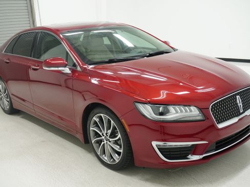 Used 2019 Lincoln MKZ Reserve w/ Reserve Plus Package FWD image 3