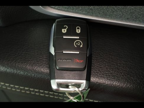 Used 2022 RAM 2500 Big Horn w/ Level C Equiment Group AWD/4WD image 34