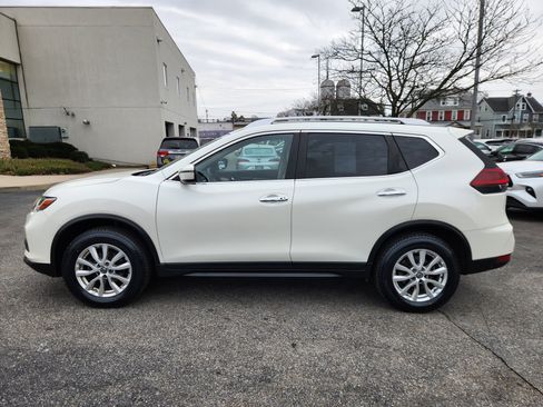 Used 2020 Nissan Rogue SV image 5