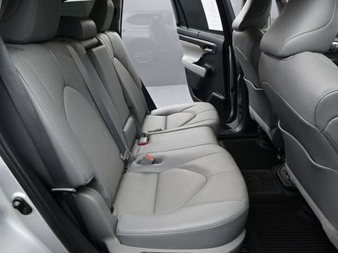 Used 2021 Toyota Highlander Limited FWD image 14