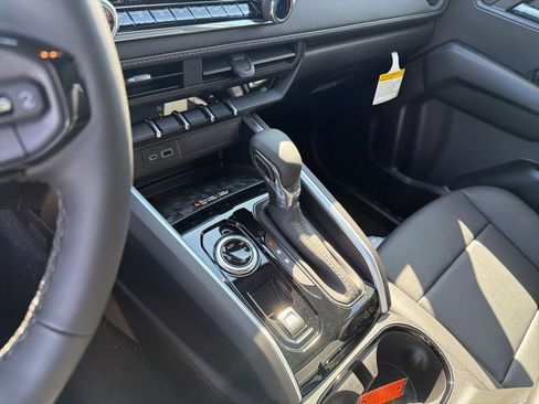 New 2026 Chevrolet Colorado LT w/ LT Convenience Package AWD/4WD image 22