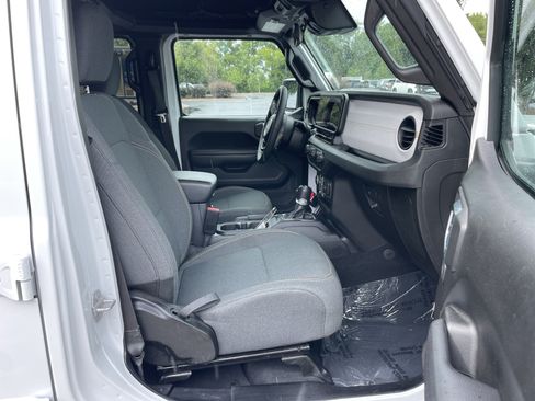 Used 2024 Jeep Wrangler Unlimited w/ Convenience Group AWD/4WD image 27